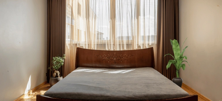 to the bedroom