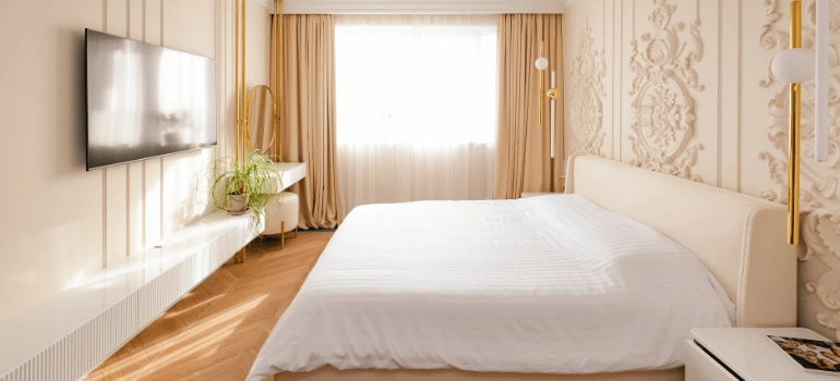 to the bedroom