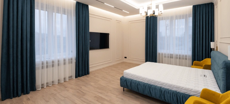 to the bedroom
